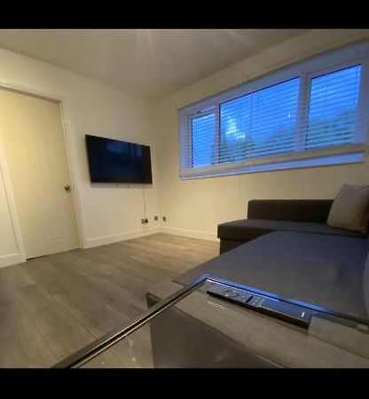 Modern 2 Bed Apartment & Free Parking Canterbury Exteriér fotografie