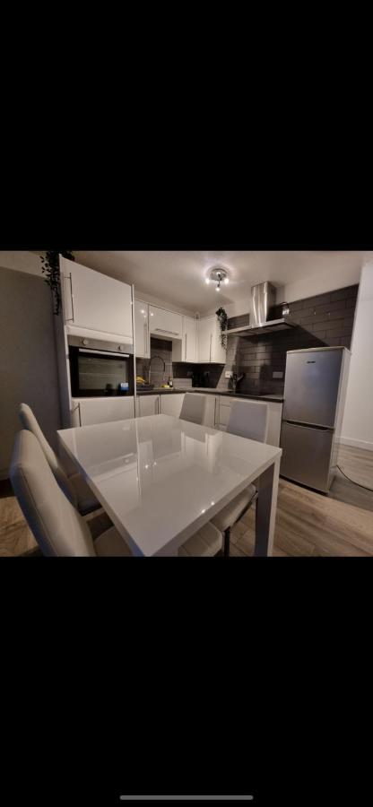 Modern 2 Bed Apartment & Free Parking Canterbury Exteriér fotografie